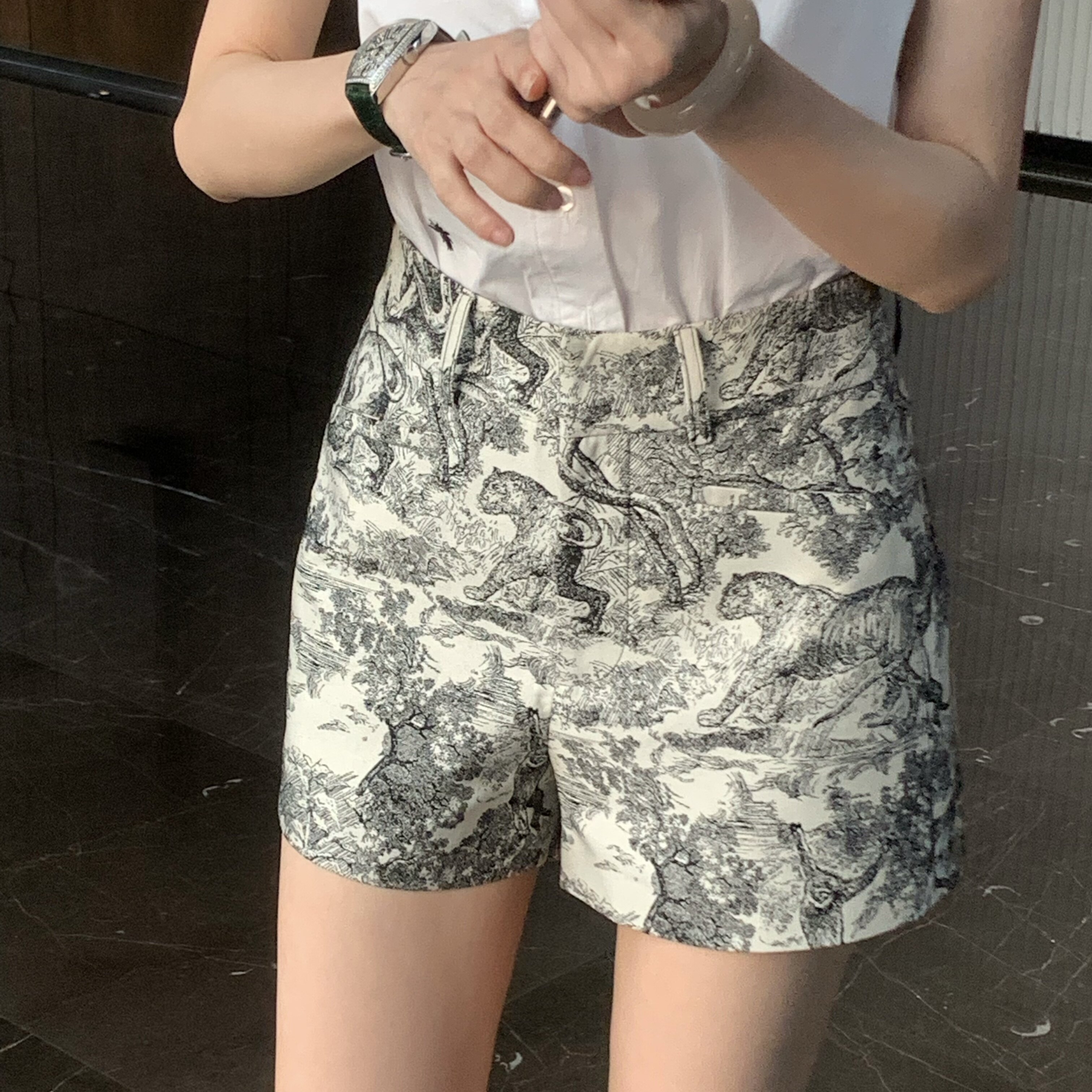 卡其灰动物丛林印花短裤