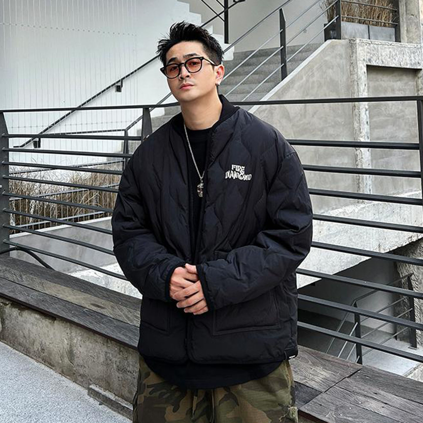 轻薄宽松时尚潮流短款羽绒服男