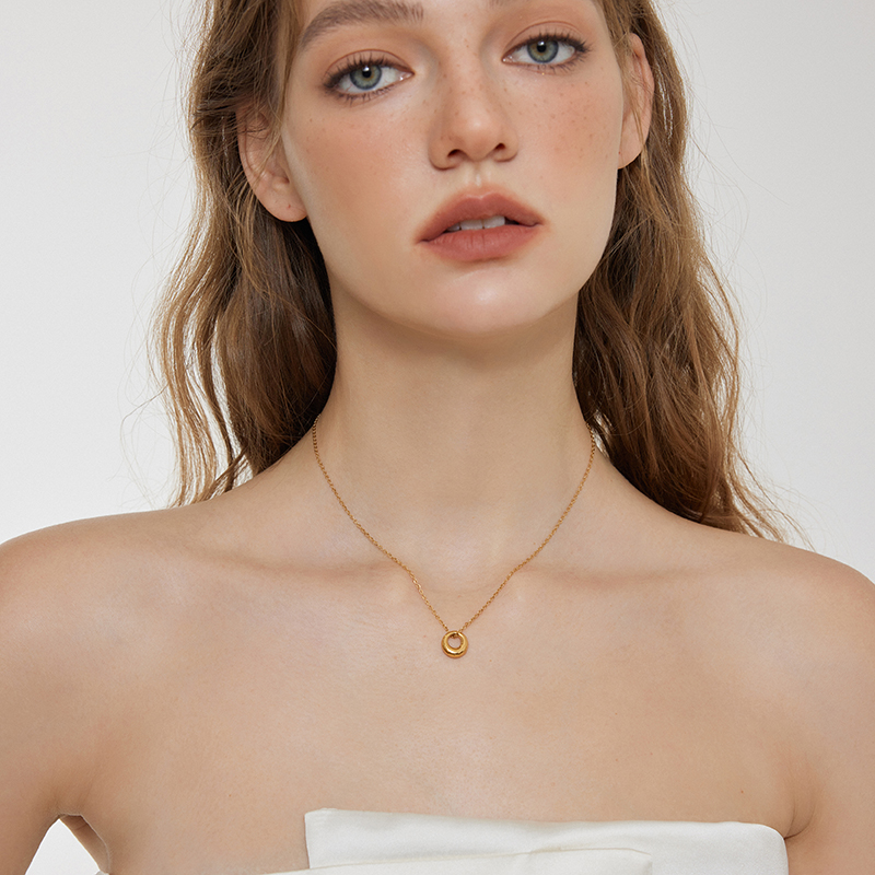aviho 金色几何甜甜圈项链简约休闲百搭叠戴个性设计感锁骨链