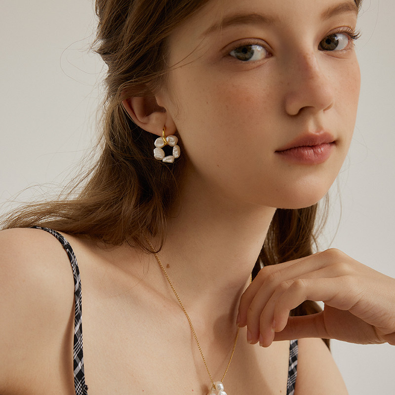 aviho法式气质珍珠花耳环
