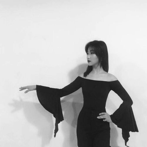 春秋女喇叭袖上衣练习服摩登舞