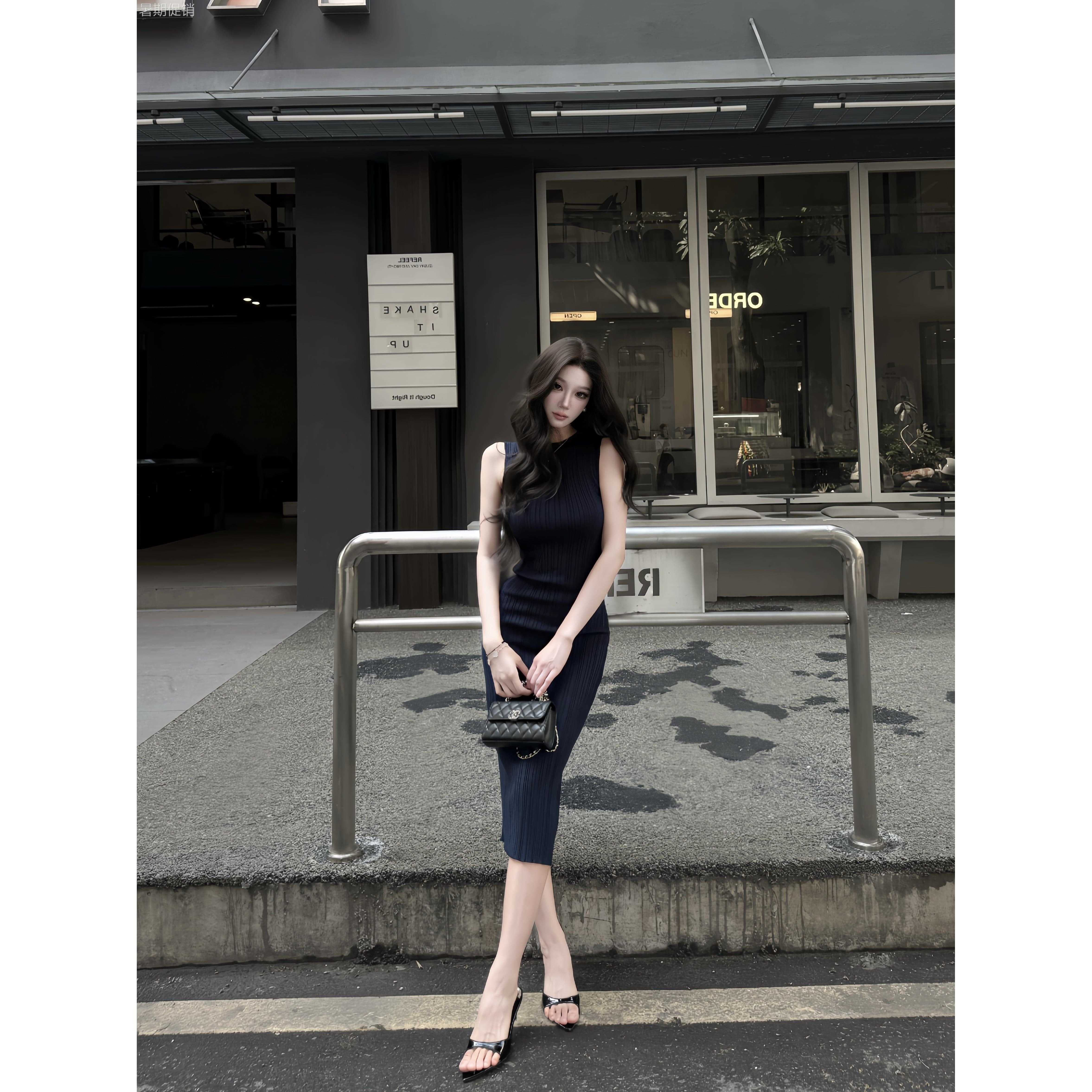 AWMUMU高智感针织无袖背心裙包臀裙女御姐风修身显瘦内搭连衣裙女图片