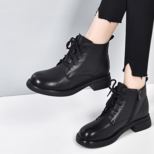 真皮平跟圆头马丁靴女2025年新款秋冬小短靴软皮复古英伦风女靴