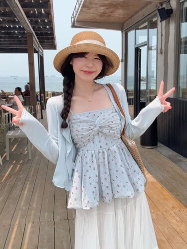 浅蓝色碎花吊带背心防晒外搭开衫女2026夏新款大码胖mm上衣两件套