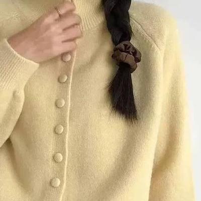 【小四粉丝专享】温柔风高领单排扣软糯毛衣开衫女秋冬韩系7768