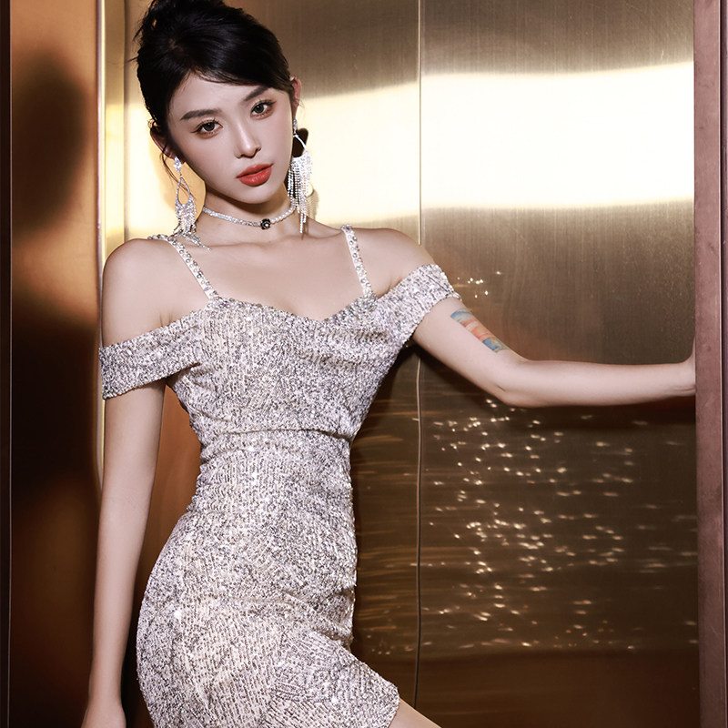 2026新款女抹胸长连衣裙钻石贴片轻奢高级性感名媛气质修身晚礼服