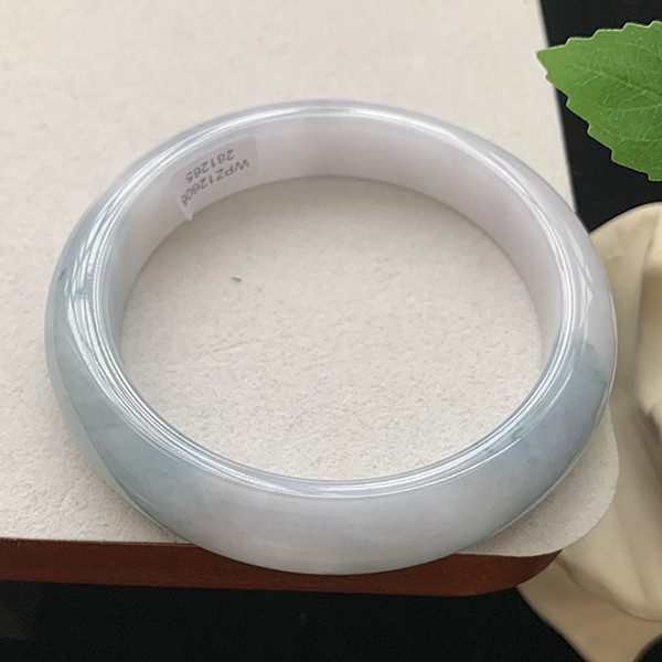 缅甸翡翠手镯A货61MM冰糯种飘蓝花细润玉手镯女款珠宝