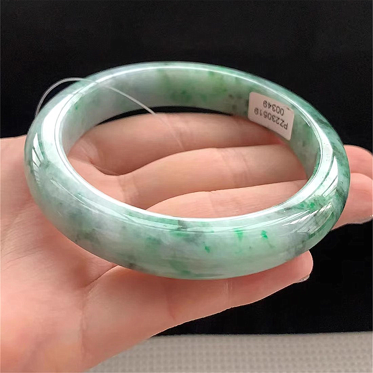 缅甸翡翠手镯a货58.8mm飘绿花细糯底玉手镯女款珠宝