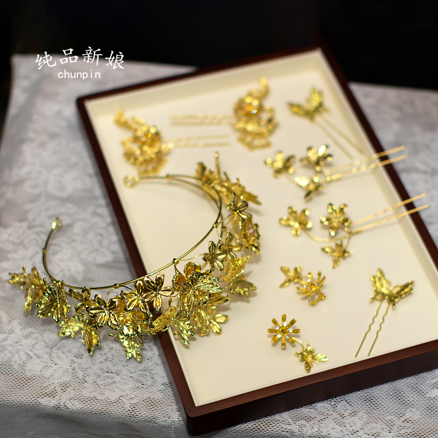 中式新娘黄金色凤冠头饰