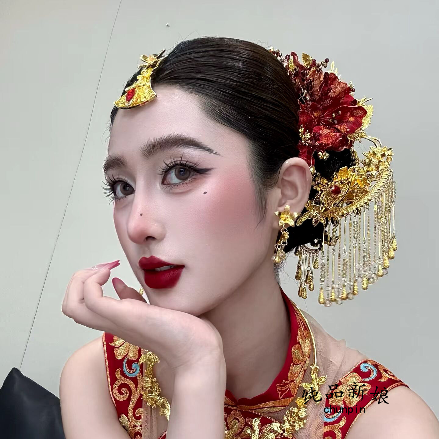 新娘中式秀禾金红流苏发饰图片