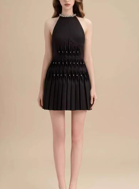 现货法式钉珠百褶黑色挂脖连衣裙名媛设计感小众礼服短裙