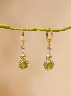 精致短款绿色白菜耳扣女防丢设计感网红百搭耳饰银针防过敏耳坠潮