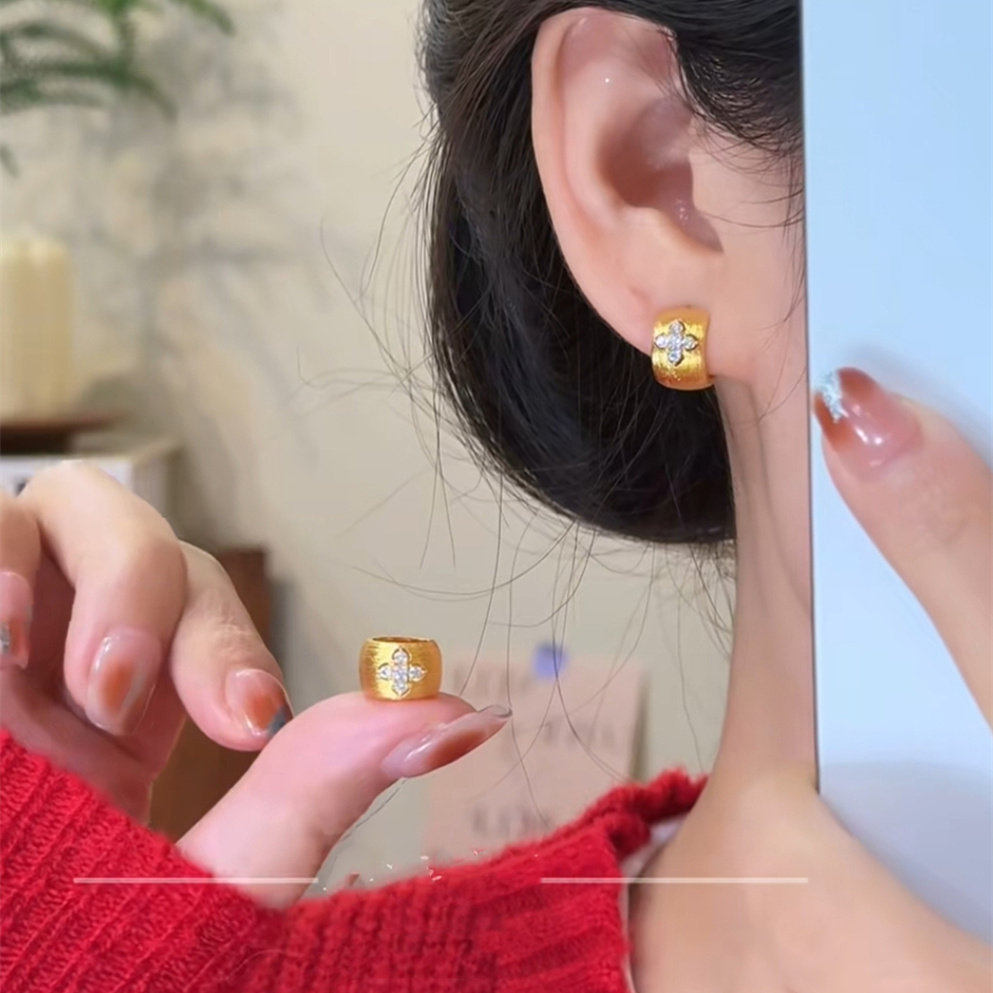 简约金色拉丝四叶花小款耳扣耳环女设计感短发气质几何日韩配饰潮,饰品/流行首饰/时尚饰品新,耳环,淘宝优惠券,粉丝福利购,淘宝优惠卷