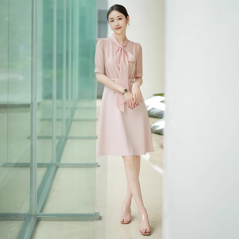 气质粉色小香风连衣裙2025夏季