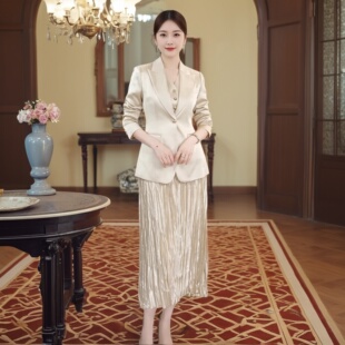 艾尚臣香槟色西装马甲百褶裙三件套女新款高级感气质通勤职业装