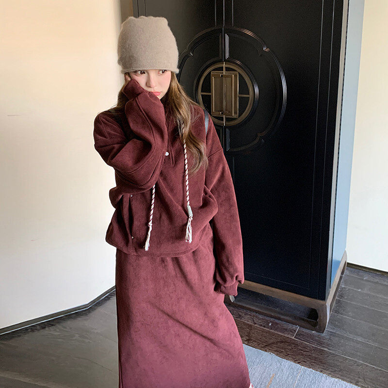 韩式休闲风酒红色加绒卫衣女冬季慵懒半身裙两件套