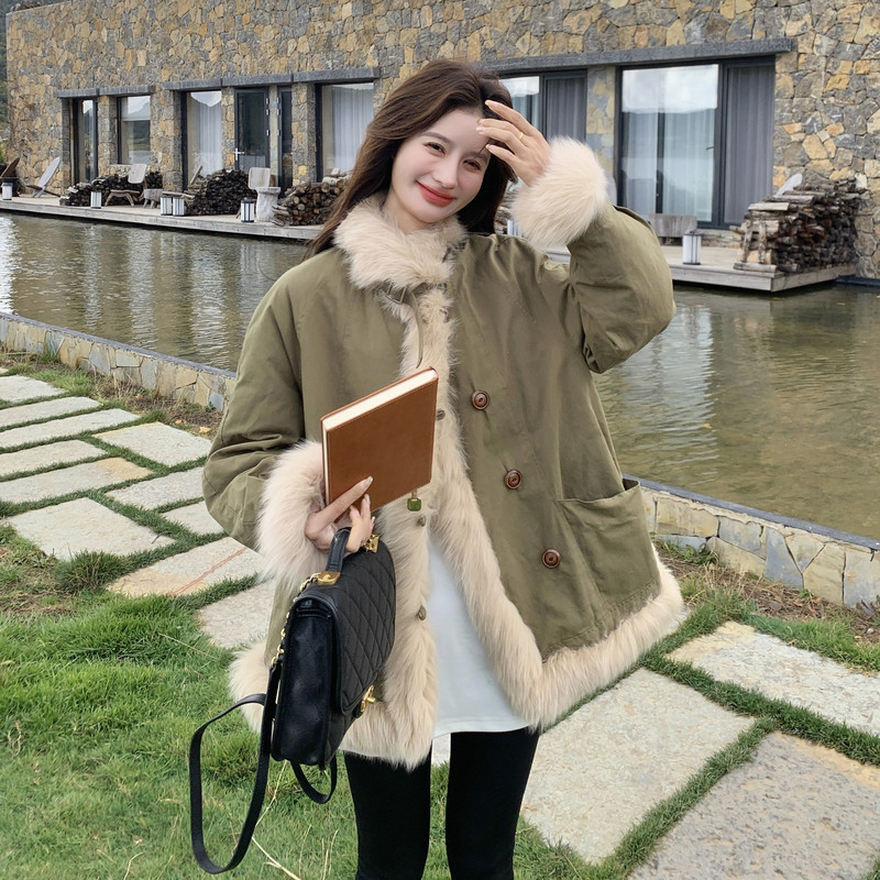 军绿色皮毛一体羊羔毛90绒羽绒服女冬季中长款保暖外套