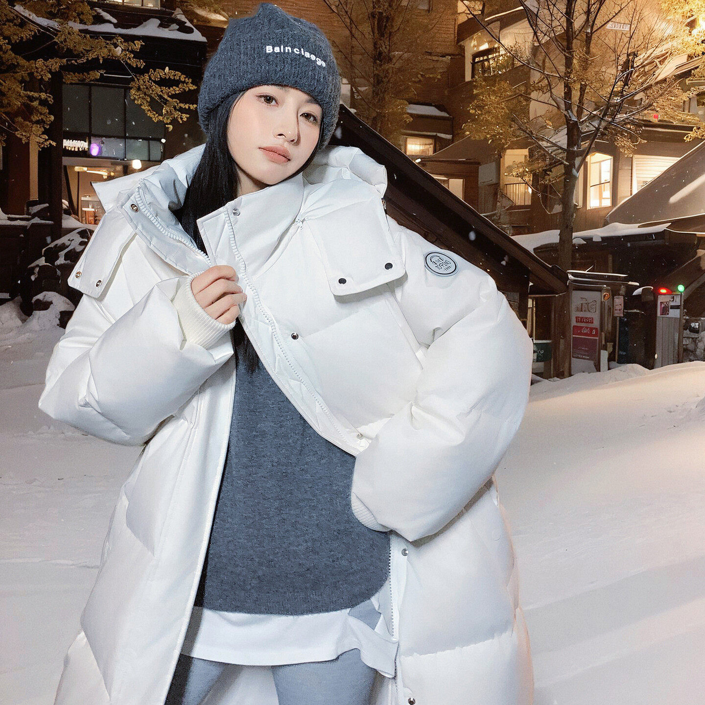 白色连帽长款羽绒服女加厚冬季保暖外套宽松面包服潮流设计