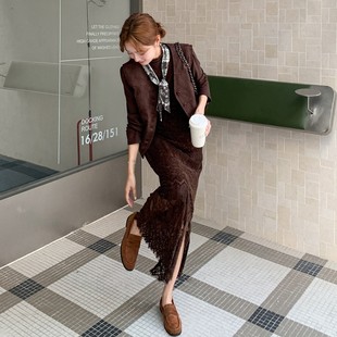 2025秋季新款女装两件套中古风V领长袖高腰显瘦套装