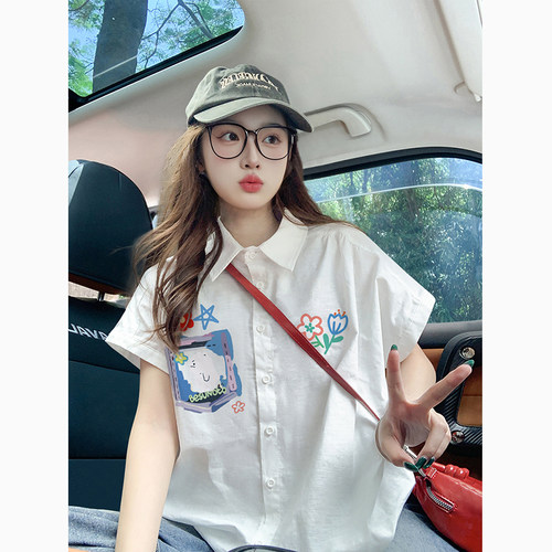 2025新款白色正肩短袖衬衫女夏季宽松慵懒风潮牌减龄情侣衬衣上衣