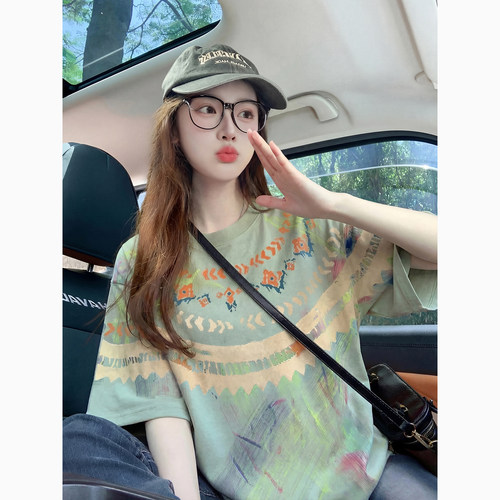 绿色彩绘涂鸦印花短袖t恤女夏季宽松显瘦潮牌高街风多巴胺上衣女