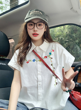 2025新款白色正肩短袖衬衫女夏季宽松减龄小众潮牌小飞袖衬衣上衣