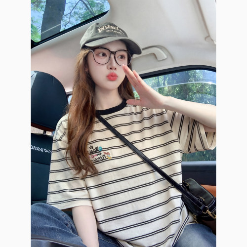 条纹短袖t恤女夏季2026新款美式刺绣设计感小众潮牌休闲宽松上衣