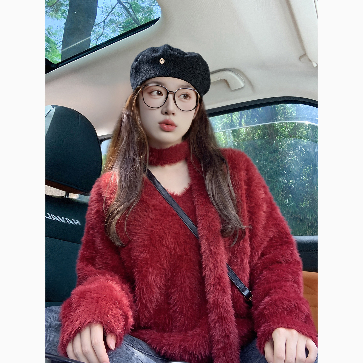 红色围巾款水貂绒毛衣秋冬女2026新款软糯慵懒高级感复古针织上衣