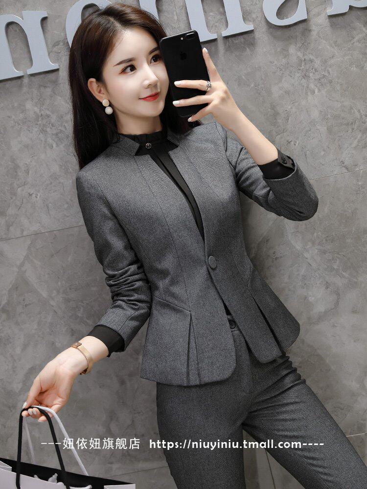 灰色大学生面试工作服正装