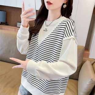 假两件条纹无帽卫衣女款春秋薄款刺绣小字母时尚洋气时髦减龄上衣