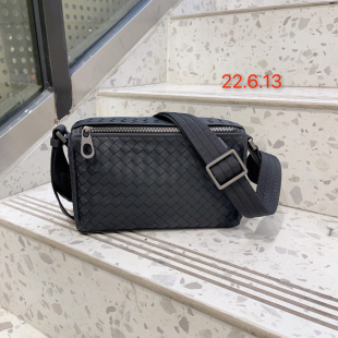 送男友胎牛皮编织单肩胸包 真皮编织斜挎小包商务休闲邮差包 男士