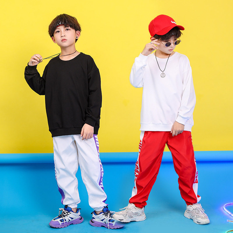 水洗运动风纯色印字演出服定制