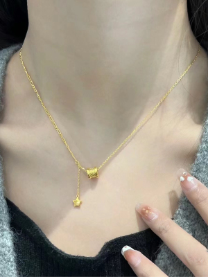 周大福小蛮腰五角星星吊坠