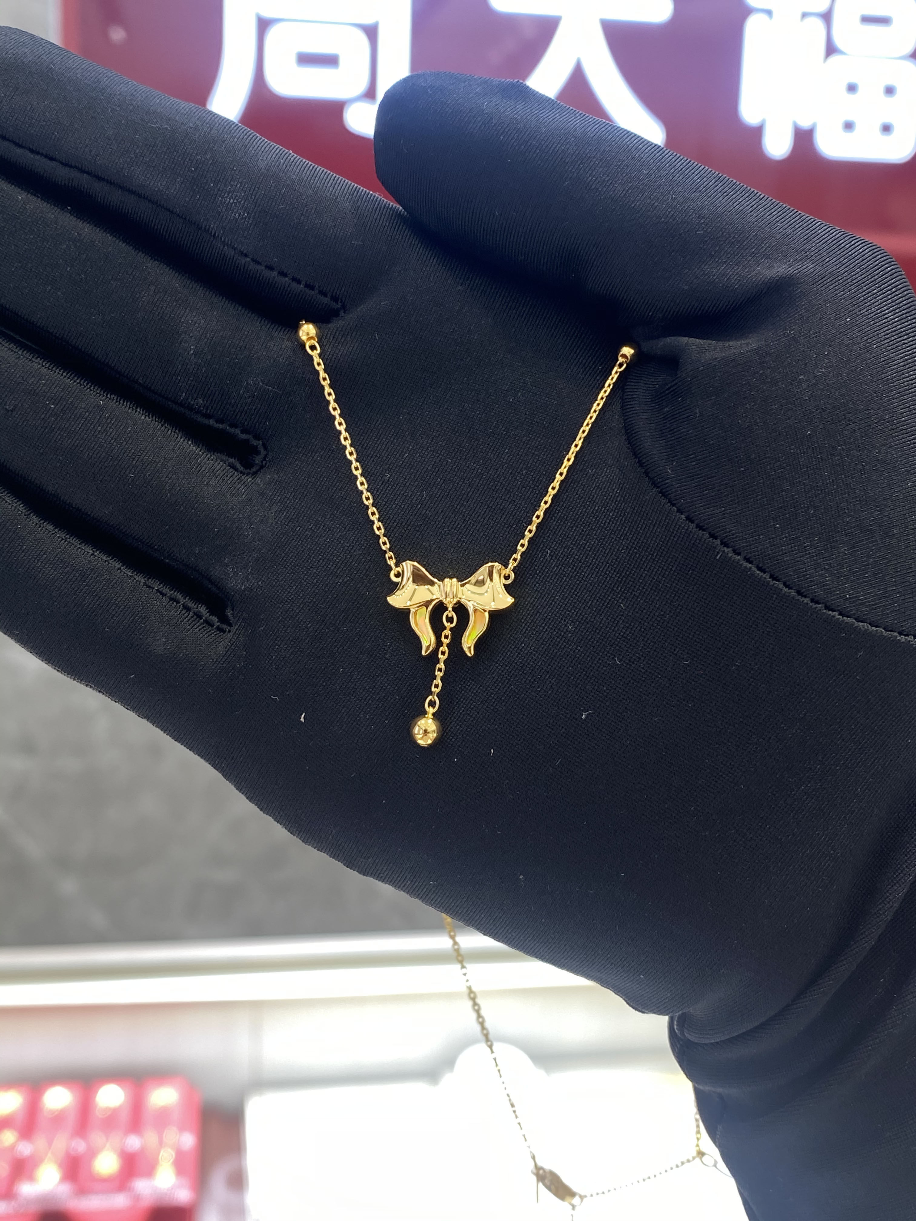 周大福代购 足金在逃公主七彩mini蝴蝶结黄金项链 克减80 f231888