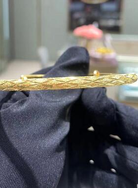 周大福菱形格子切面推拉手镯