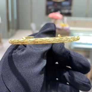 周大福代购 菱形格子切面推拉足金黄金手镯女 克减80 计价F217279