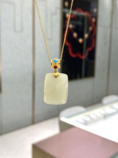 周大福传承足金和田玉平安无事牌金镶玉黄金套链 正品7折 J120300