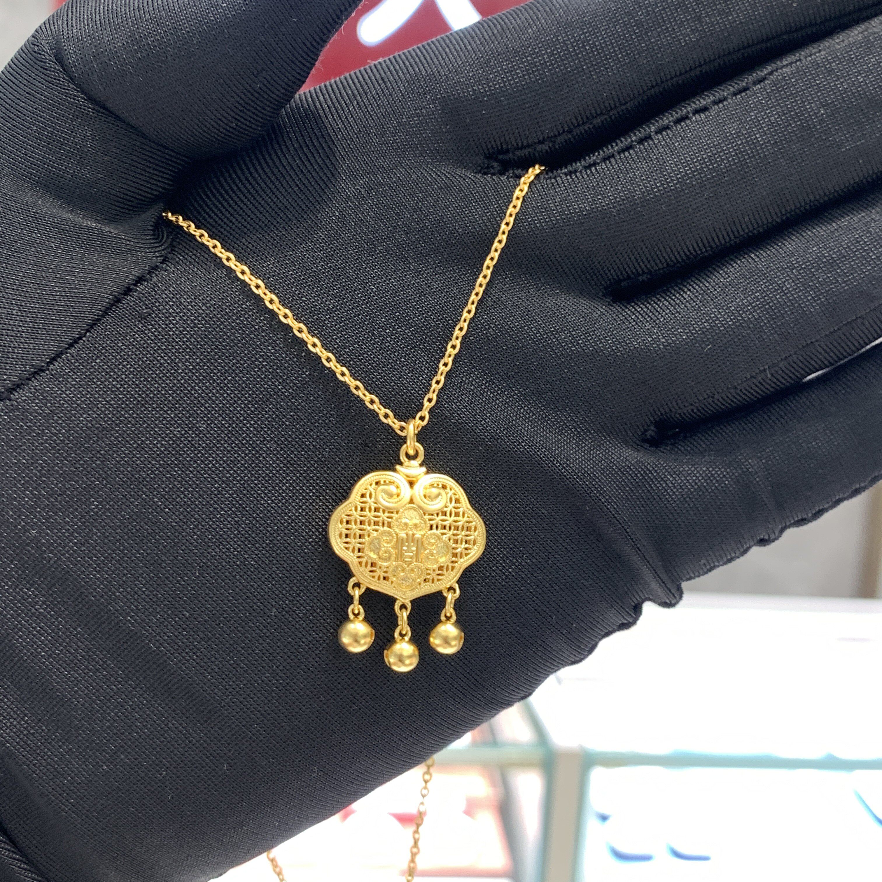 周大福代购 经典传承镂空祥云足金黄金项链女 克减80 计价f234568