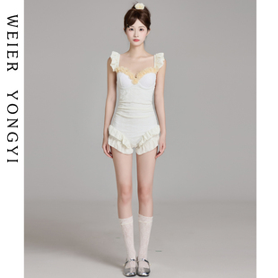 泳衣女高级感2026新款 连体吊带荷叶边遮肚显瘦小胸聚拢泡温泉度假