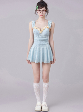 泳衣女高级感2026新款绝美连体裙式保守遮肚显瘦小胸聚拢度假温泉