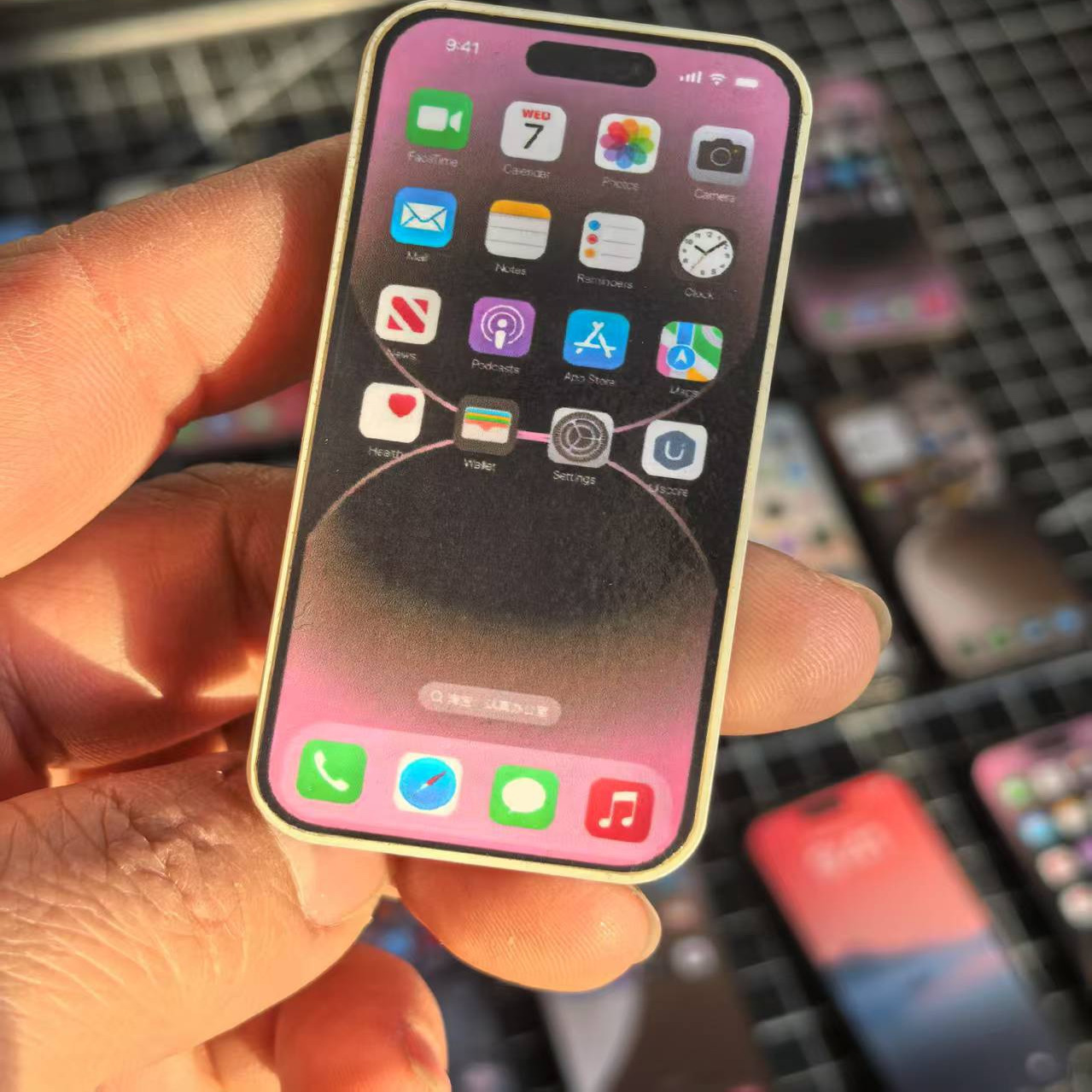 BJD4分3分id75 blythe拍照道具爱疯14PRO智能微缩手机模型装饰