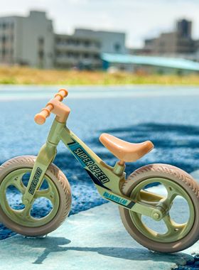 微缩平衡车无脚踏自行车BJD8分12分芭芭拉holala滑行车滑步车模型