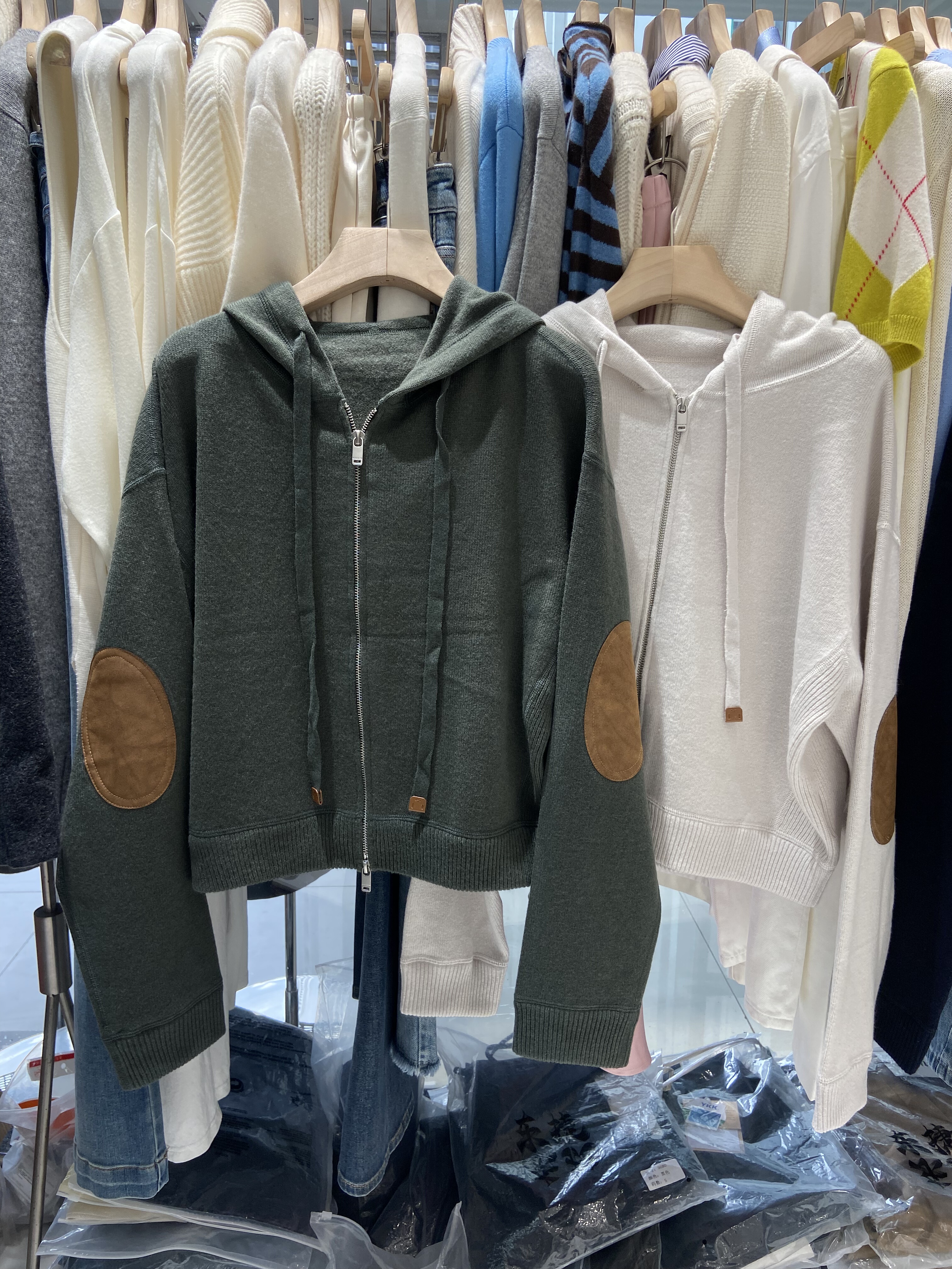 深圳南油2025秋冬韩版宽松显瘦百搭连帽针织开衫女毛衣外套上衣