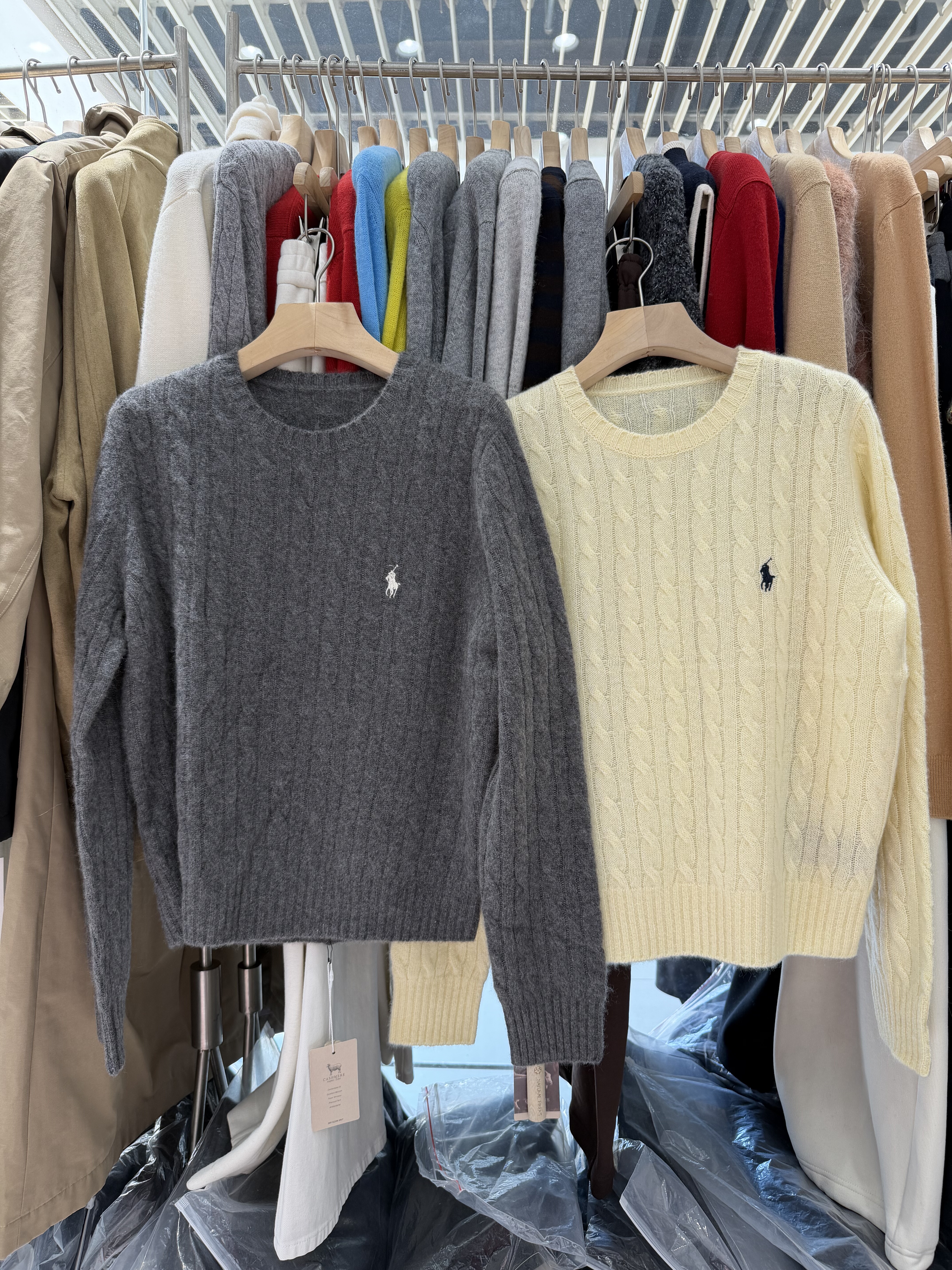 重磅推荐！P牌料！宽松大码山羊绒刺绣麻花圆领长袖针织毛衣女