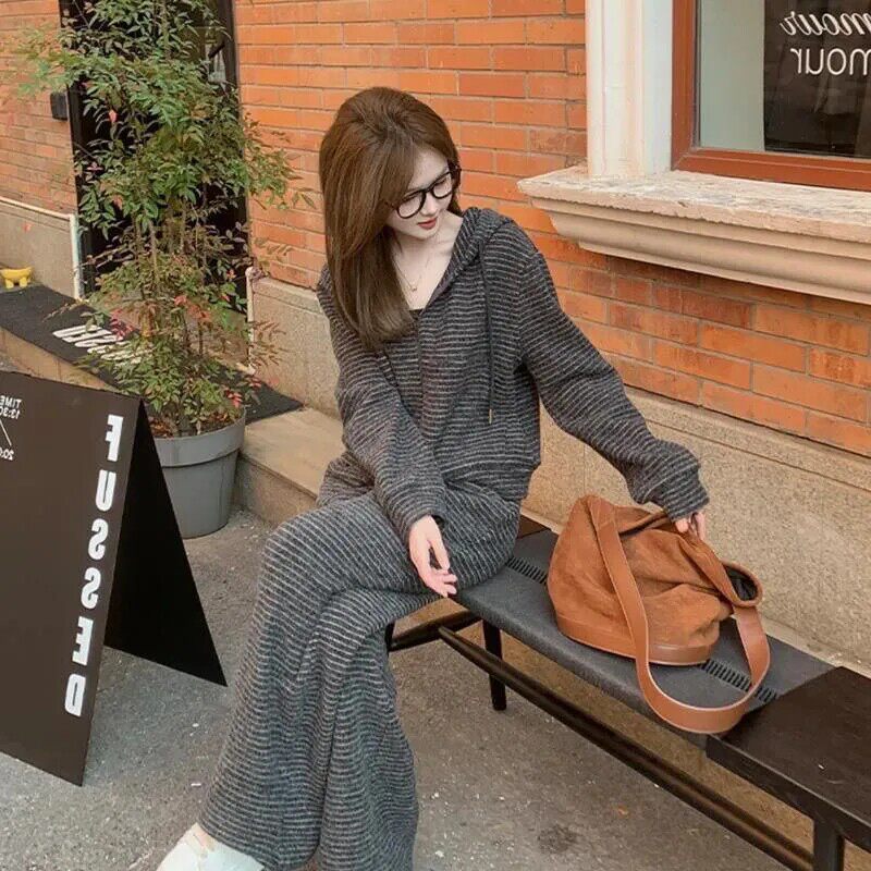 2026春装新款休闲慵懒风条纹连帽开衫阔腿裤两件套女爆款时尚套装