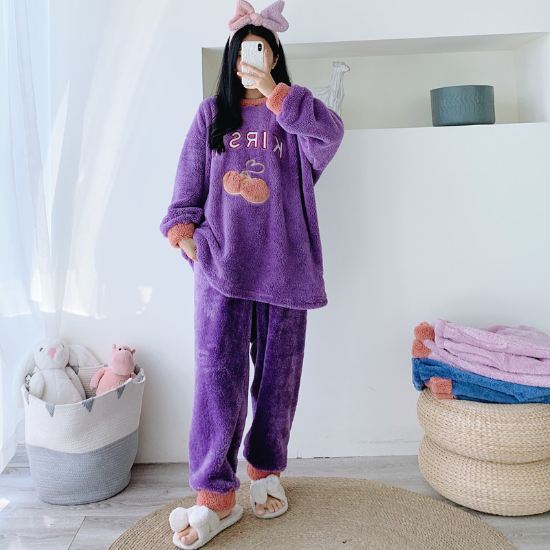 女法兰绒刺绣睡衣家居服
