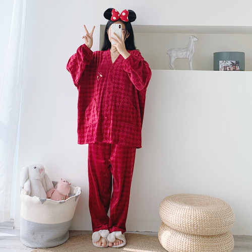 女海岛绒刺绣睡衣家居服