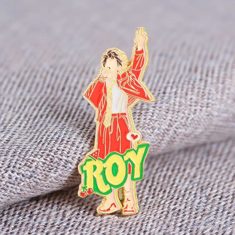 王源周边狂欢舞台金属徽章同款包挂件摆件饰品应援生日礼物tfboys