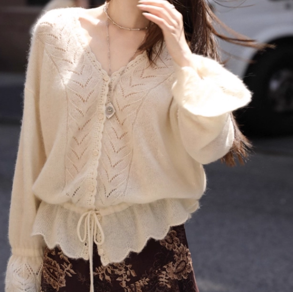 阿尔巴卡羊毛纱针织开衫女秋季婴驼云柔纱手钩花边V领上衣