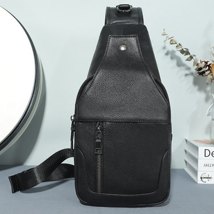 韩版休闲男士真皮包胸包防水小包头层牛皮斜挎包单肩包男款包包